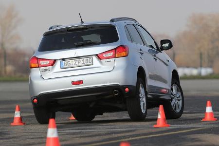 Mitsubishi ASX 1.8 Di-D, Heckansicht, Slalom