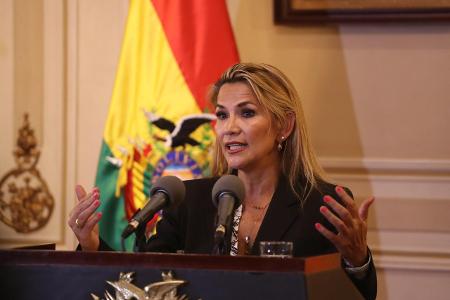Diese Staatsoberhäupter hatten Corona: Boliviens Übergangspräsidentin Jeanine Anez
