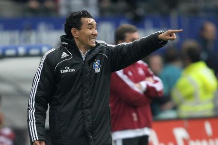 ...ist Ricardo Moniz auf der HSV-Trainerbank tätig. Der ehemalige Co-Trainer übernimmt in der Saison 2009/2010 für drei Part...