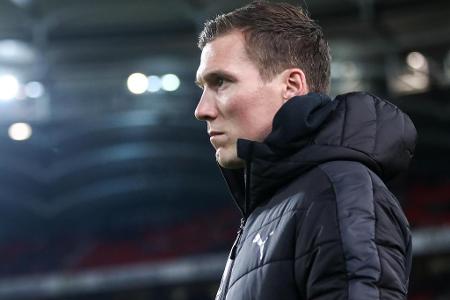 Im Oktober 2018 wird Hannes Wolf überraschend beim HSV als neuer Trainer installiert. Die Mission ist klar: Der Ex-VfB-Train...