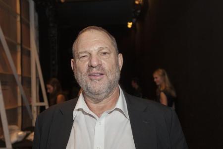 Es sind unfassbare Vorwürfe, denen sich der Filmproduzent Harvey Weinstein derzeit gegenüber sieht. Mehr als 50 Frauen behau...