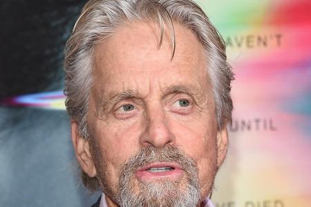 Michael Douglas (73) hat in einem Interview bekannt gegeben, dass eine Frau sexuelle Vorwürfe gegen ihn erhebt. An der Gesch...