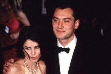 Jude Law (44) ist angeblich ein waschechter Wiederholungstäter. 1997 heiratete er Schauspiel-Kollegin Sadie Frost (52). Wirk...