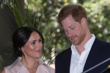 Am 1. Oktober hatten Meghan und Harry - noch in Afrika - bekanntgegeben, dass sie das britische Boulevardblatt 