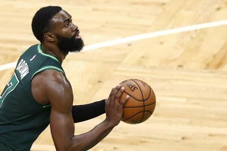 NBA: Saison für Celtics-Starspieler Brown beendet NBA: Saison für Celtics-Starspieler Brown beendet