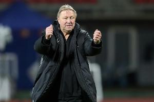 HSV-Trainer Hrubesch vor Saisonfinale: "Sekt oder Selters"