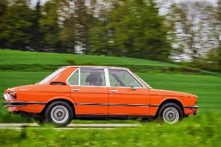Zeitreise: Unterwegs im BMW 525 (E12) 
