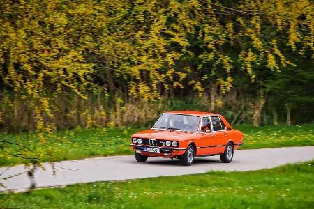 Zeitreise: Unterwegs im BMW 525 (E12) 