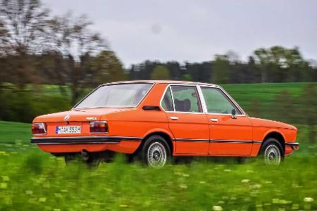 Zeitreise: Unterwegs im BMW 525 (E12) 