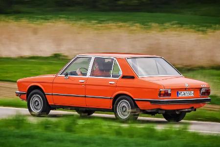 Zeitreise: Unterwegs im BMW 525 (E12) 