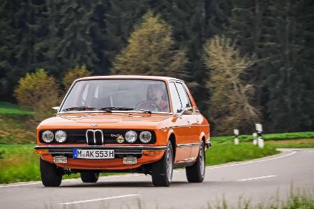 Zeitreise: Unterwegs im BMW 525 (E12) 