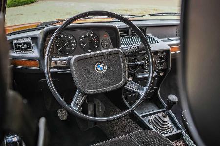 Zeitreise: Unterwegs im BMW 525 (E12) 
