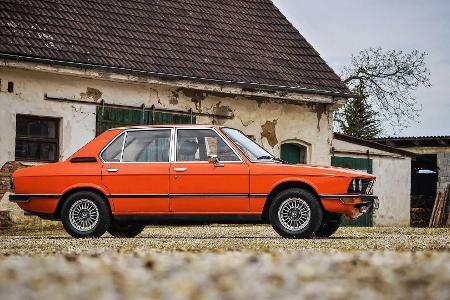 Zeitreise: Unterwegs im BMW 525 (E12) 