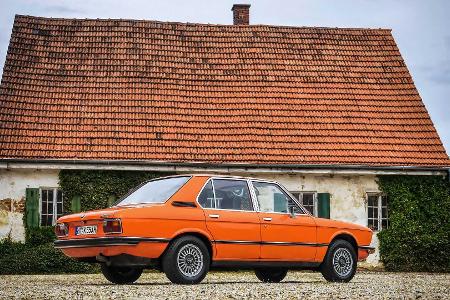 Zeitreise: Unterwegs im BMW 525 (E12) 