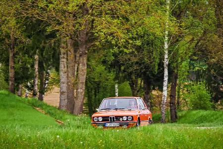 Zeitreise: Unterwegs im BMW 525 (E12) 