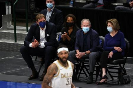 US-Pass in Sicht: Nowitzki hat die Green Card US-Pass in Sicht: Nowitzki hat die Green Card