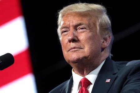 Donald Trump bei einem Auftritt 2020 Donald Trump bei einem Auftritt 2020