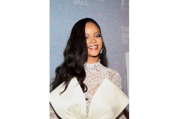 Als Rihanna 2009 ihren Auftritt bei den Grammys kurzfristig absagt deutet sich an, dass mit ihrem damaligen Freund Chris Bro... Als Rihanna 2009 ihren Auftritt bei den Grammys kurzfristig absagt deutet sich an, dass mit ihrem damaligen Freund Chris Bro...
