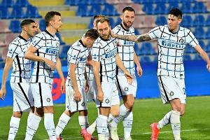Inter nach Sieg in Crotone kurz vor dem Titel