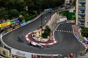 Schumacher crasht im dritten Monaco-Training - Ferrari erneut stark