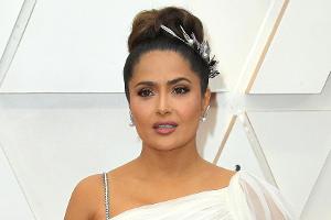 Nicht nur Salma Hayek: Stars mit schwerem Covid-19-Verlauf