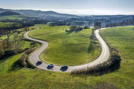 Cupra Formentor VZ 2.0 TSI, Mercedes-AMG GLA 35, VW T-Roc R