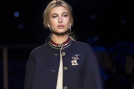 Auch ihre Cousine Hailey Baldwin (21) ist mittlerweile ein bekanntes Model. Berühmt wurde sie aber eher durch ihr Techtelmec...