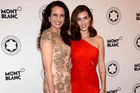 Sie könnten fast Schwestern sein. Doch Schauspielerin Andie MacDowell (59) erscheint hier mit ihrer Tochter Rainey Qualley (...