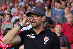Zum dritten Mal: Wollitz wird wieder Cottbus-Trainer