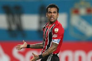 Oldie Alves wieder in Selecao berufen