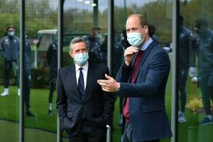Prinz William besucht ein neues Trainingszentrum von Aston Villa