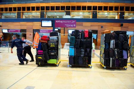 Flughafen BER BER Sch�nefeld, 25.11.2019 Presserundgang durc...