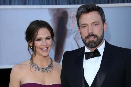 Einen Tag nach ihrem 10. Hochzeitstag gaben Jennifer Garner und Ben Affleck 2015 ihre Trennung bekannt. Die beiden haben dre...