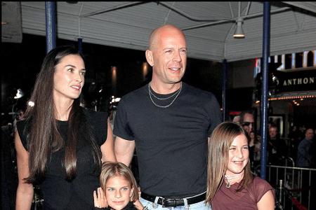 Über zehn Jahre lang galten Demi Moore und Schauspielkollege Bruce Willis als absolutes Traumpaar. Nach der Scheidung im Okt...