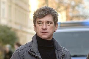 Kommissar Michael Lehmann alias Peter Schneider hat im "Polizeiruf 110: An der Saale hellem Strande" seinen ersten Auftritt.