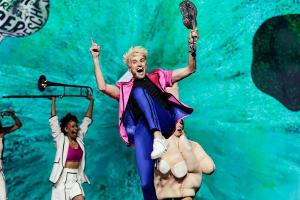 Jendrik Sigwart während seiner Performance in Rotterdam