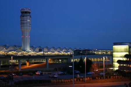 Ganz andere Sorgen bereitet da schon der Ronald Reagan Washington National Airport in den USA. Da das Weiße Haus und das Pen...