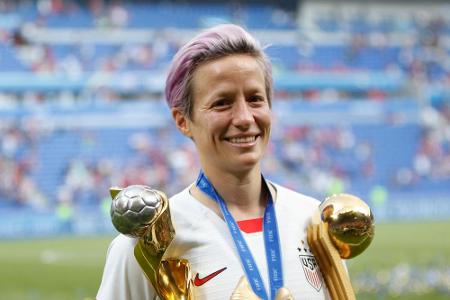 Fußball-Weltmeisterin Megan Rapinoe (Bild) und ihre Partnerin, Profi-Basketballerin Sue Bird, wollen heiraten. 