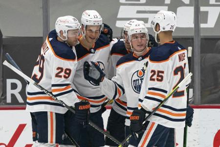 Draisaitl und Kahun mit den Oilers in den Play-offs gegen die Jets Draisaitl und Kahun mit den Oilers in den Play-offs gegen die Jets
