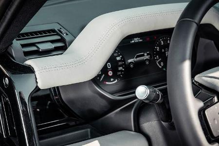 04/2021, Heritage Customs Valiance auf Basis Land Rover Defender