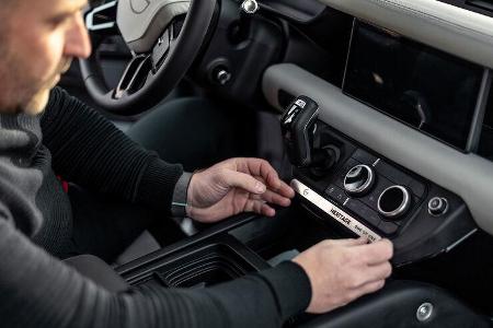 04/2021, Heritage Customs Valiance auf Basis Land Rover Defender