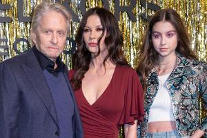 Stolzer Vater: Michael Douglas gratuliert Tochter Carys zum Abschluss