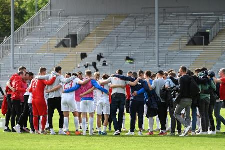 Holstein Kiel kämpft ohne Fans im Stadion um Bundesliga-Aufstieg