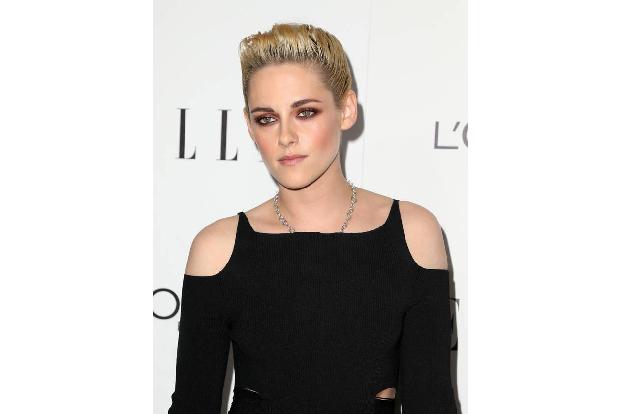 ...wurde es da bei Kristen Stewart Ende letzten Jahres bei den ELLE Women In Hollywood Awards. Ein dunkles Pfirsich um die A...