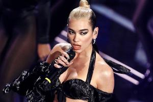 Dua Lipa "völlig untröstlich" über verschobene Konzerte