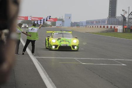 Sieger Manthey Porsche - 24h Nürbrugring - 6. Juni 2021