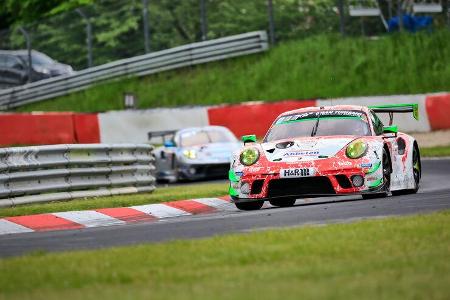 Porsche 911 GT3 R - Frikadelli Racing Team - Startnummer #30 - Klasse: SP 9 (FIA-GT3) - 24h-Rennen - Nürburgring - Nordschle...