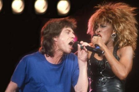 Mick Jagger und Tina Turner bei einem Auftritt 1986. Mick Jagger und Tina Turner bei einem Auftritt 1986.