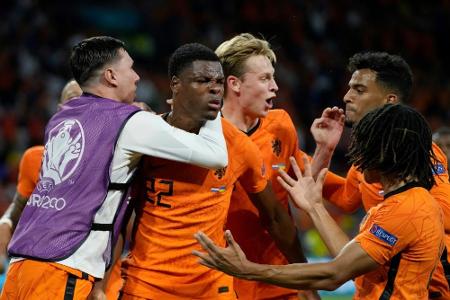 Erfolgreiches Oranje-Comeback auf großer Fußball-Bühne auch dank Weghorst