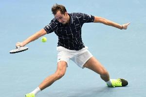 Medwedew entdeckt seine Liebe zum Sandplatz: Viertelfinale gegen Tsitsipas